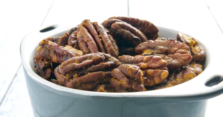 Candied pecans with turmeric